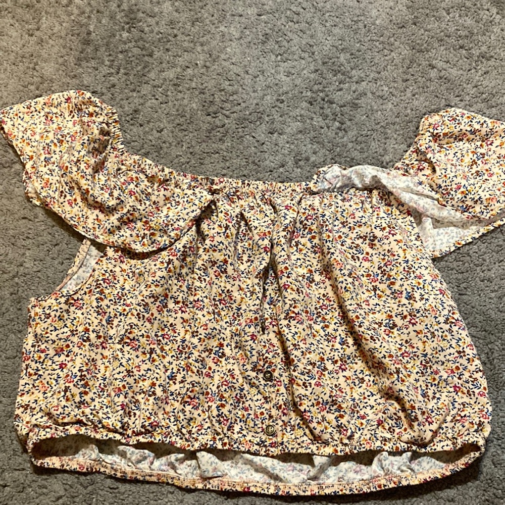 3 cute crop tops